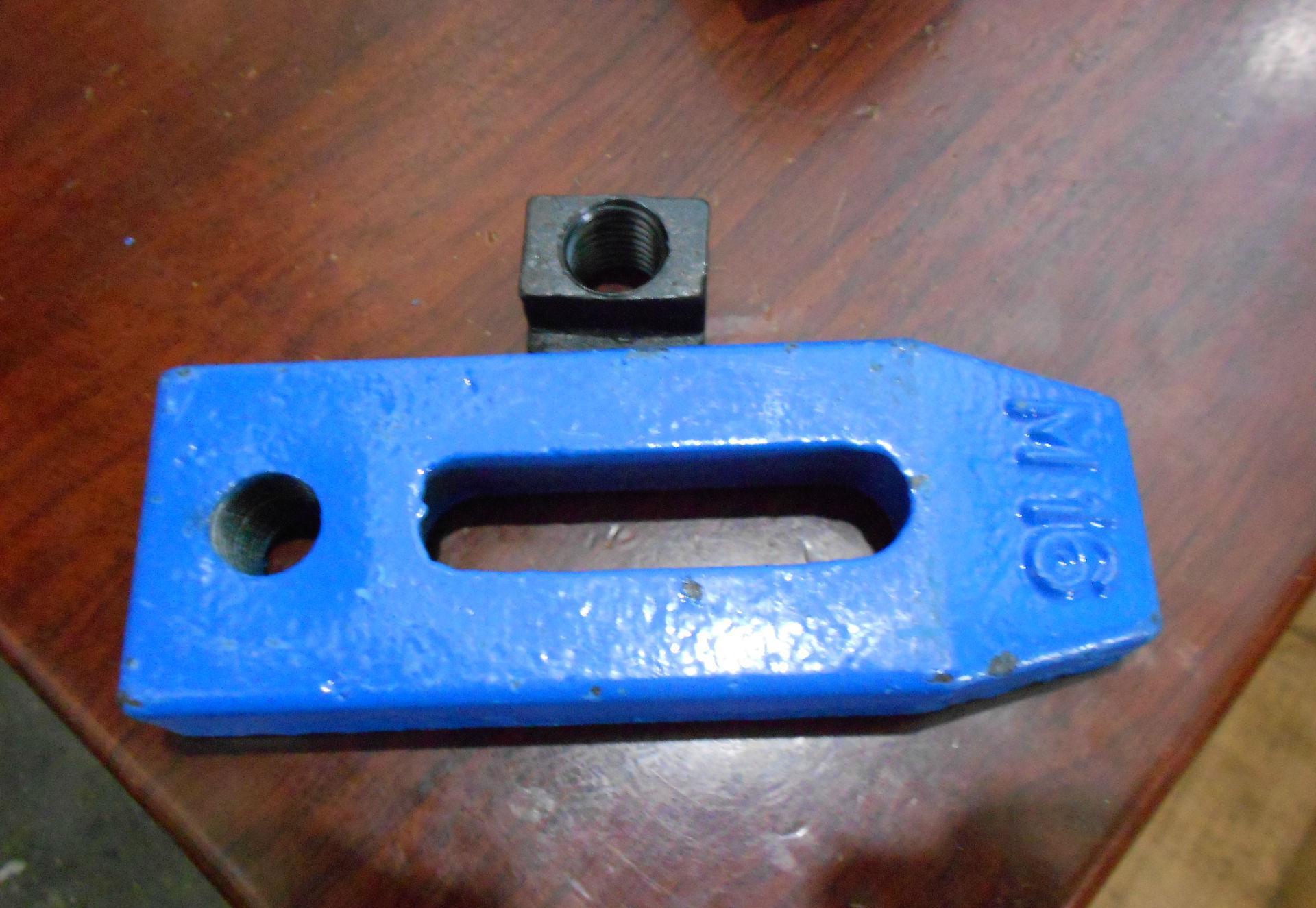  p>压板是通过在经过含有 a href="#" data-lemmaid="2011061">烷氧基