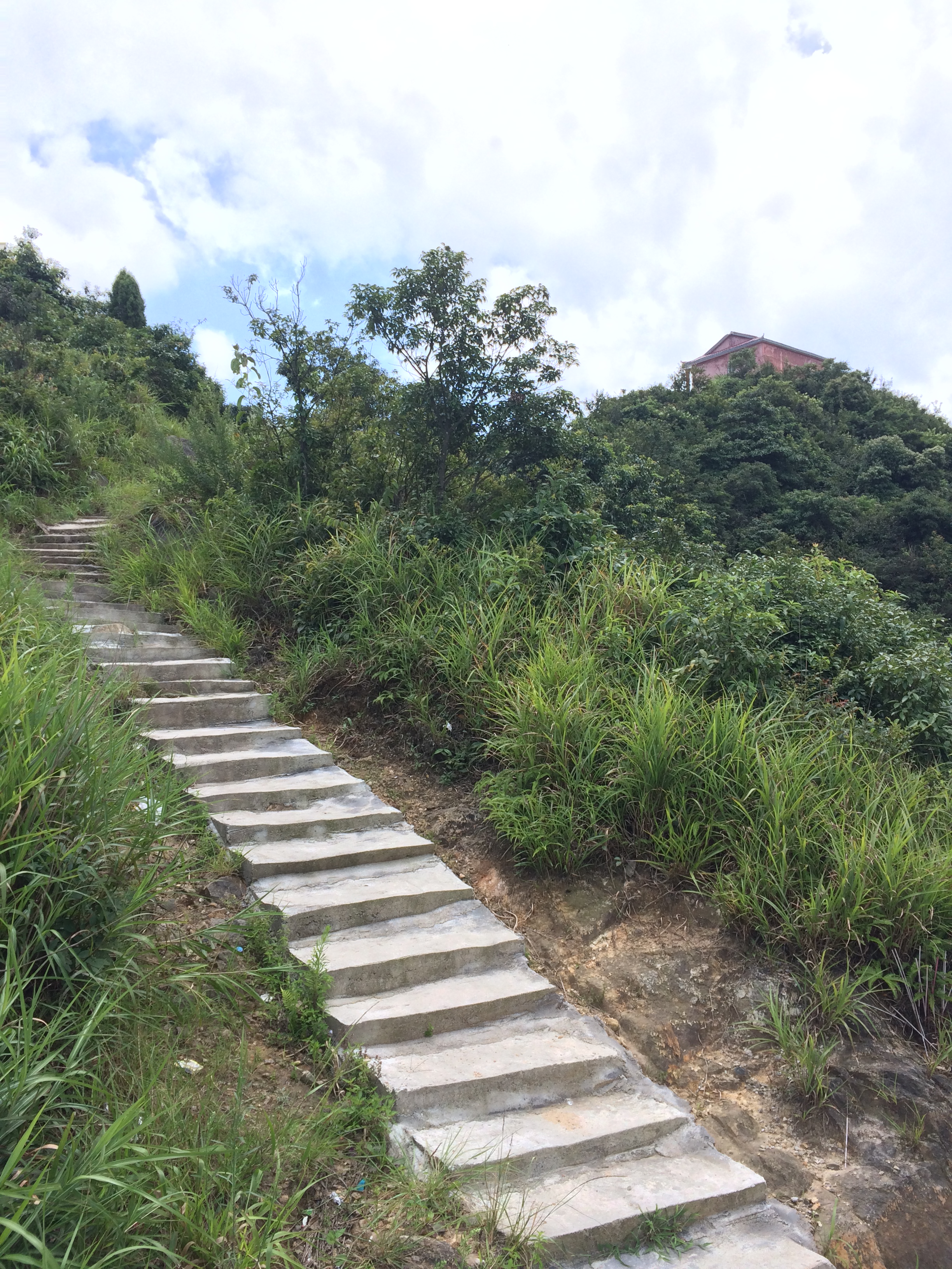 ">紫瑶山,位于江西省 a target="_blank" href="/item/泰和县/83931"