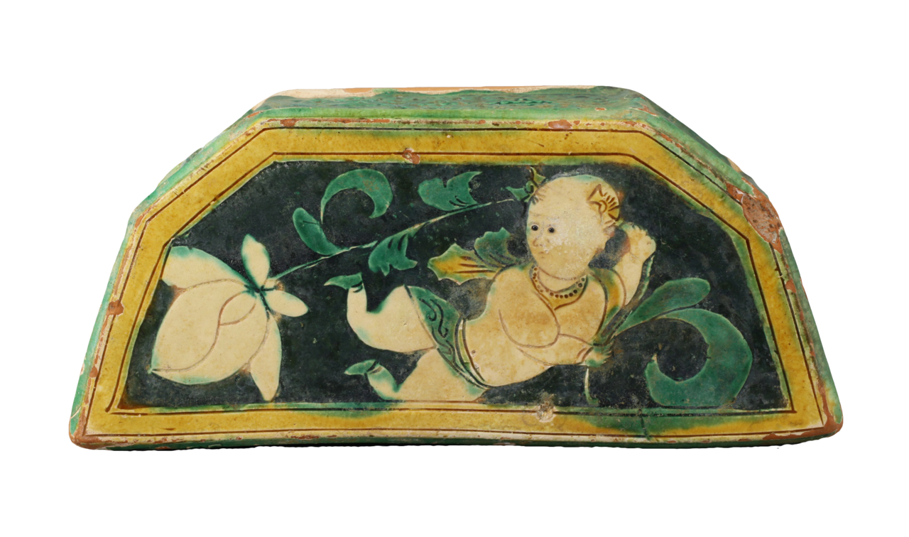 金三彩嵌珠童子枕