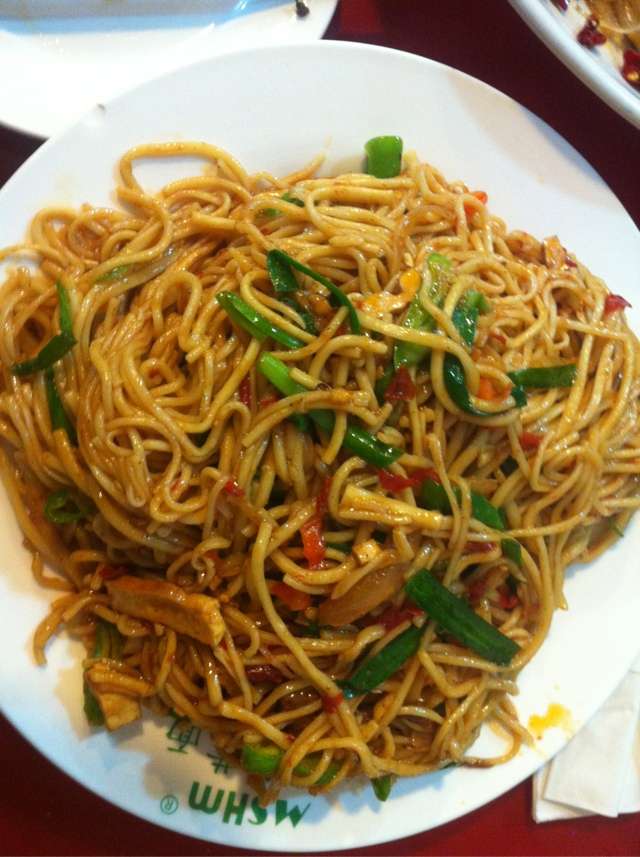  p>爆炒黄面是新疆特色面食. /p>