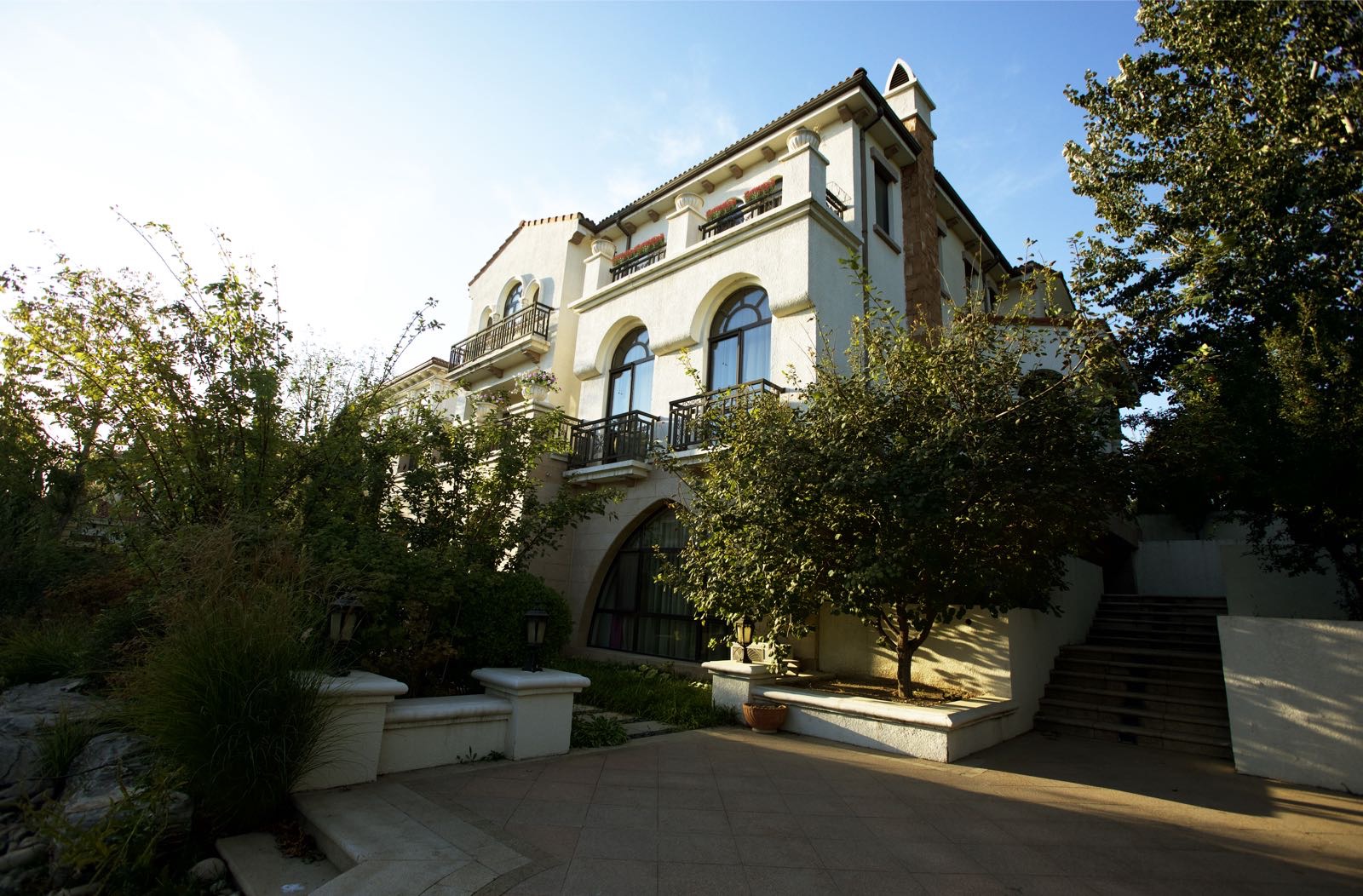  p data-id="gnfjw0c9ga">龙熙庄园位于北京市 大兴区庞各庄顺境路8号