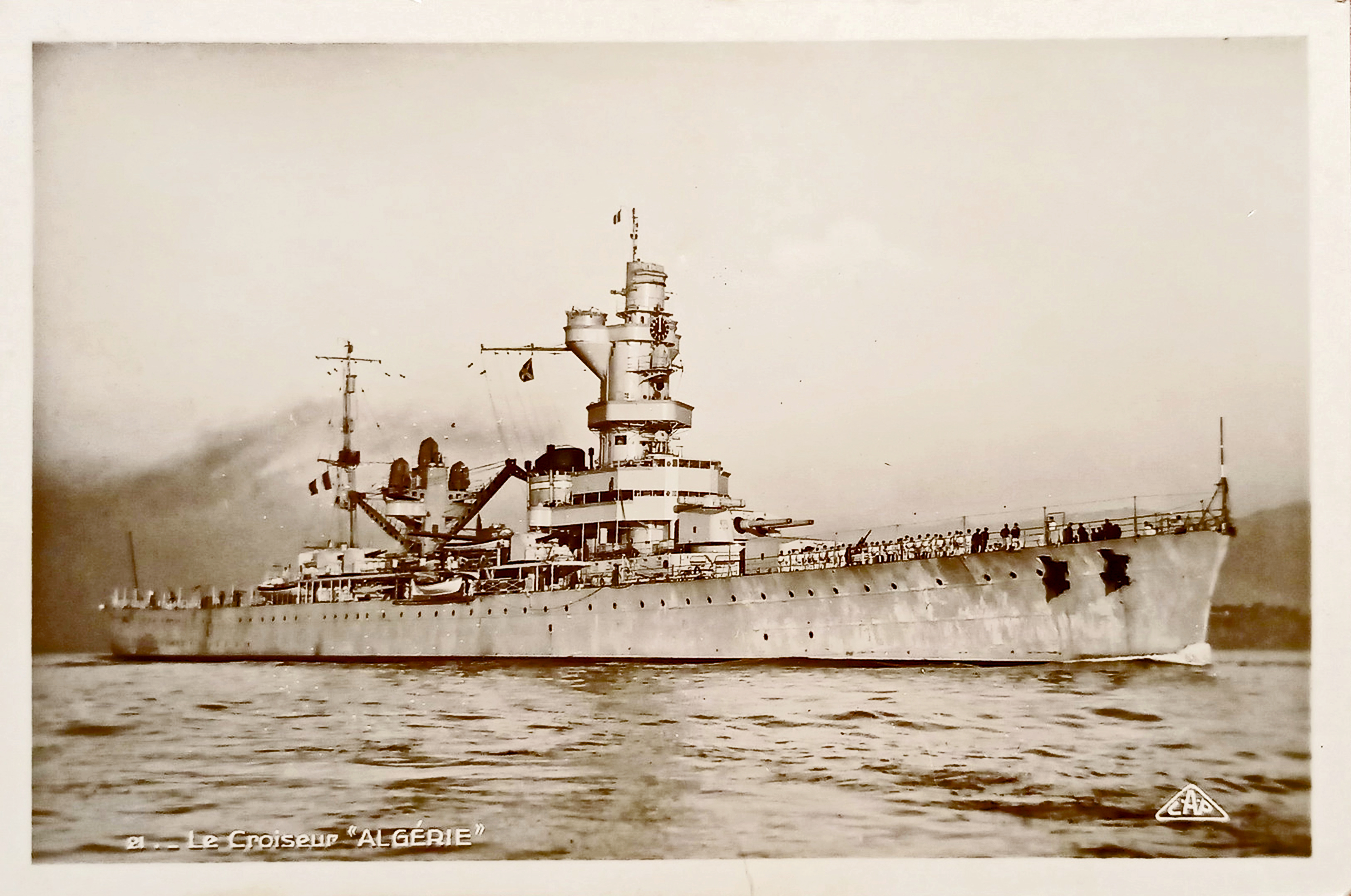 阿尔及利亚号重巡洋舰