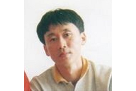  p>朝鲜画家黄哲(一级画家)1971年9月26日出生于 a target="_blank"