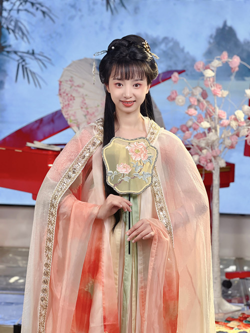  p data-id="spnf4w1cblqv">小鸭子老师,自媒体创作者,创作内容以音乐