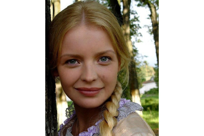  p>anna tabanina是一名演员,主要作品有《五个新娘》,《情迷彼得堡》