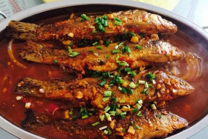  p>酱焖石鱼是一道 a target="_blank" href="/item/美食/554260"