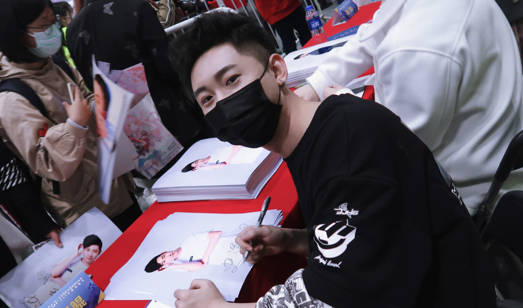  p data-id="2l6t2vruvt1">史泽鲲,中国内地男