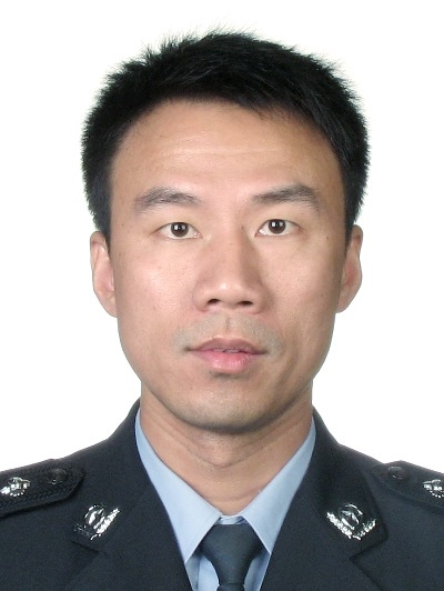 汉族,1998年参加工作, /p> p>现任温州市永嘉县公安局党委委员,副局长