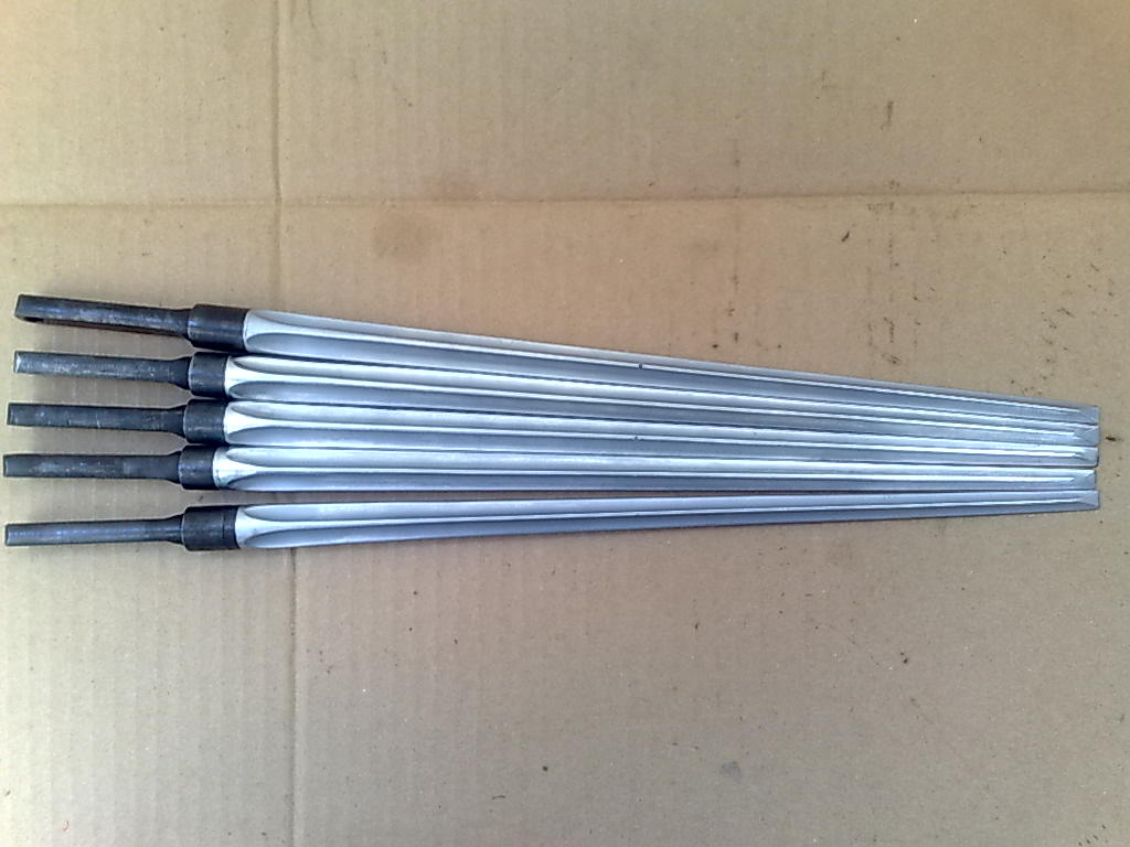  p data-id="gnzr3j05w2">烧火棍,是农村用的一种用来来向灶坑里添 a