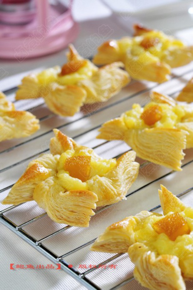 黄桃布丁风车酥