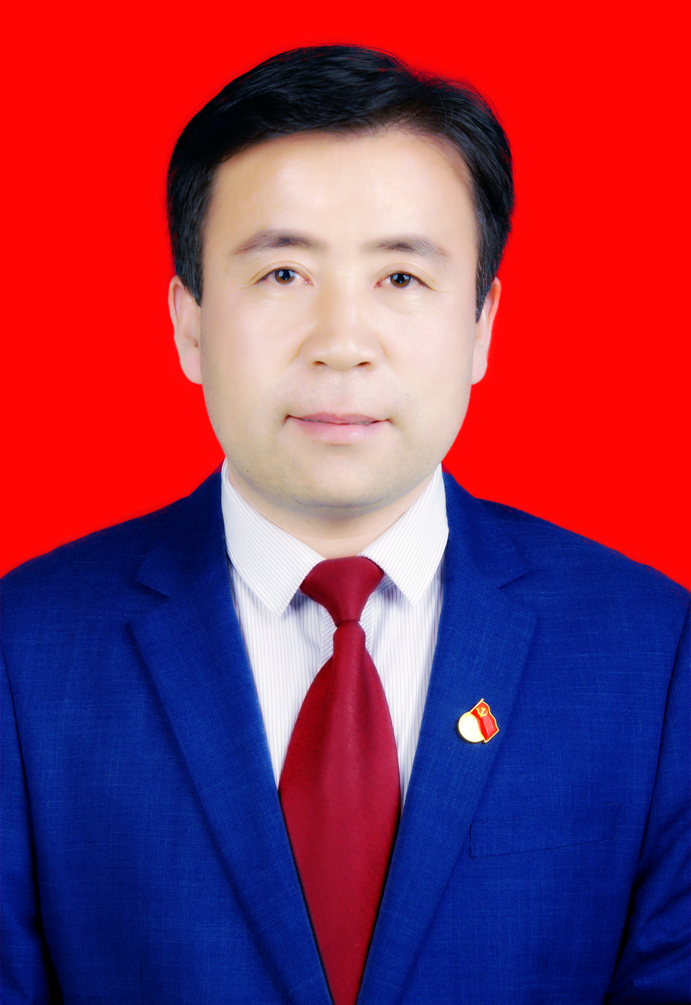  p>杨继宏,男,回族,1978年4月出生,在职大学学历,中共党员,宁夏泾源县