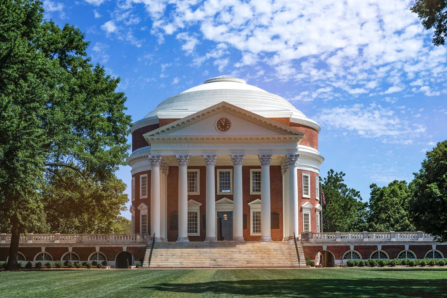  p>弗吉尼亚大学(university of virginia),简称uva,坐落于美国