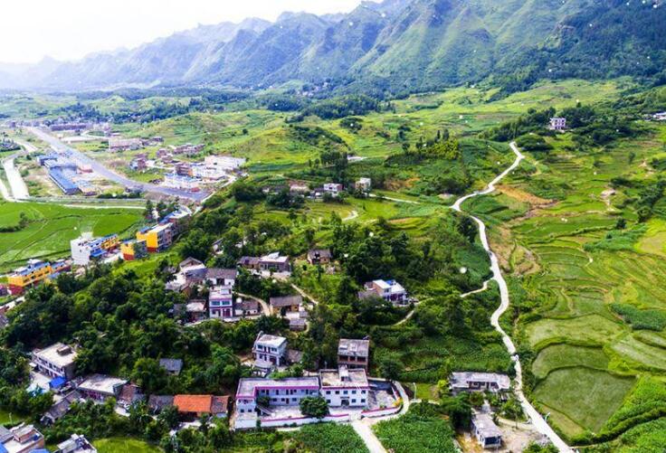  p>火花镇,隶属于贵州省安顺市紫云苗族布依族自治县,地处 a target="