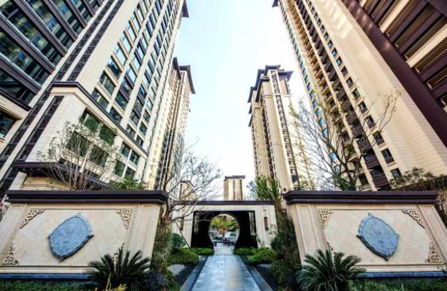 建发雍龙府位于合肥市包河常青,由<a target="