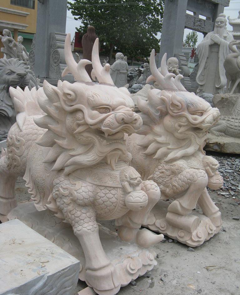  p>麒麟,是中国古代神话中的一种瑞兽,是由岁星散开而生成,与" a