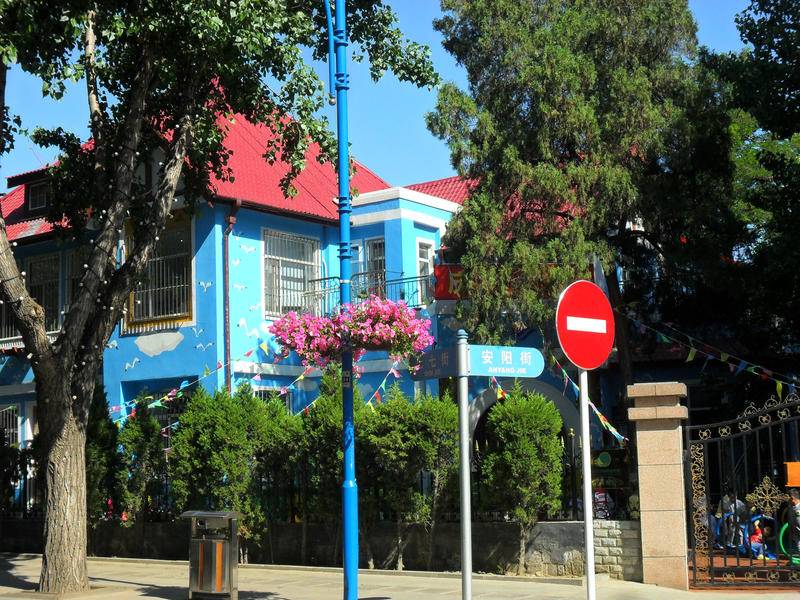  p>南山风情一条街,大连保留的日本风格一条街道.