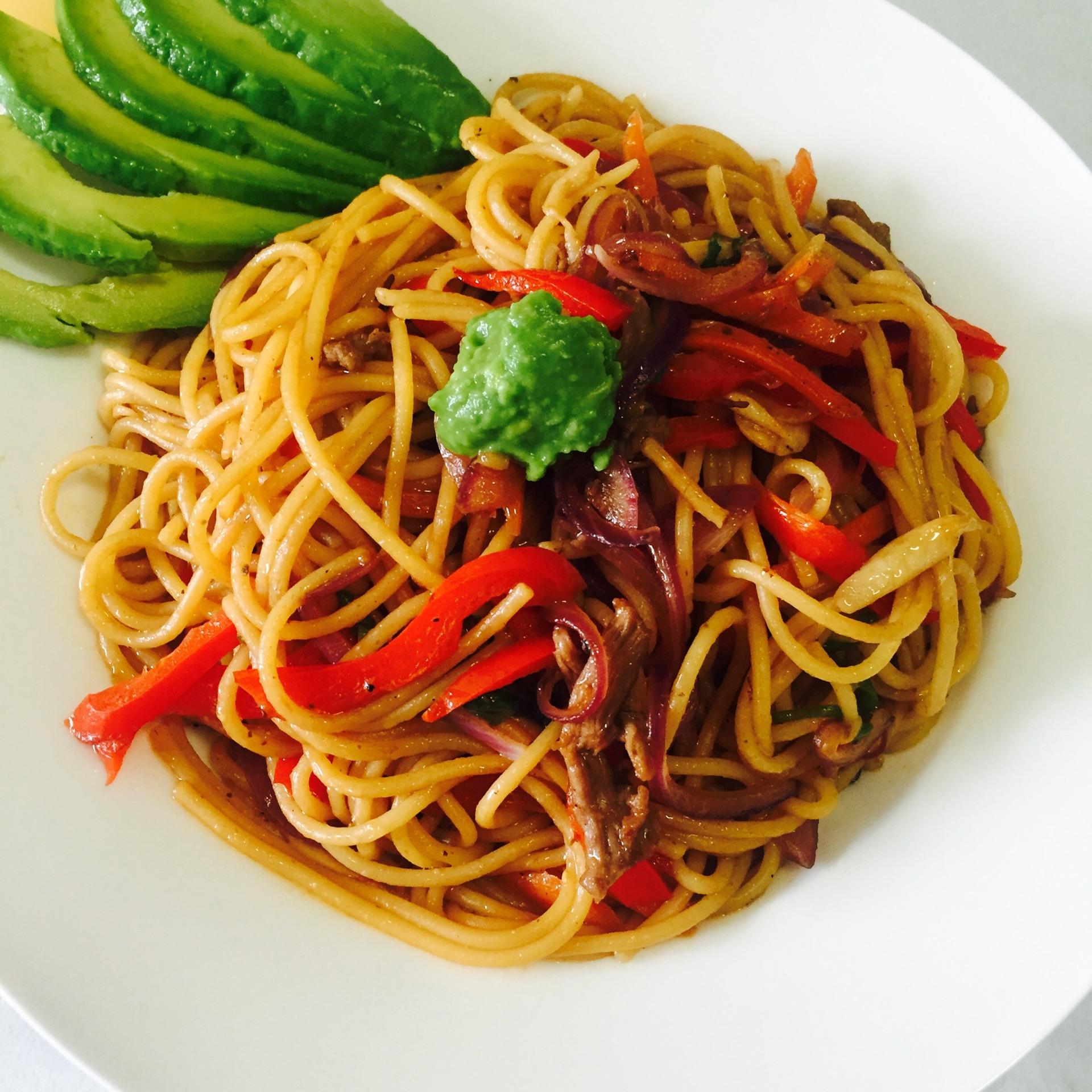  p>杂蔬牛肉意面是一道美食,制作材料有 意大利面条等. /p>