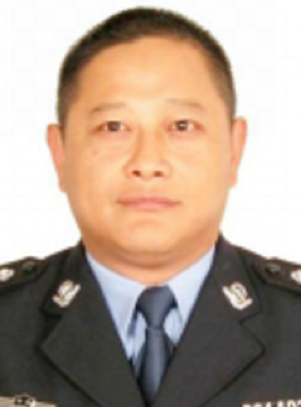  /p> p>现任巢湖市公安局党委委员,副局长. /p>