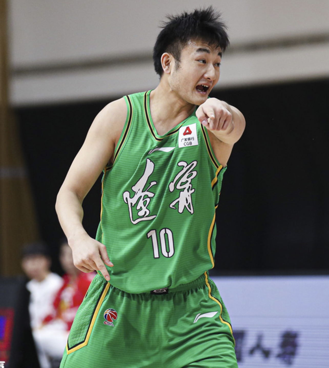 丛明晨