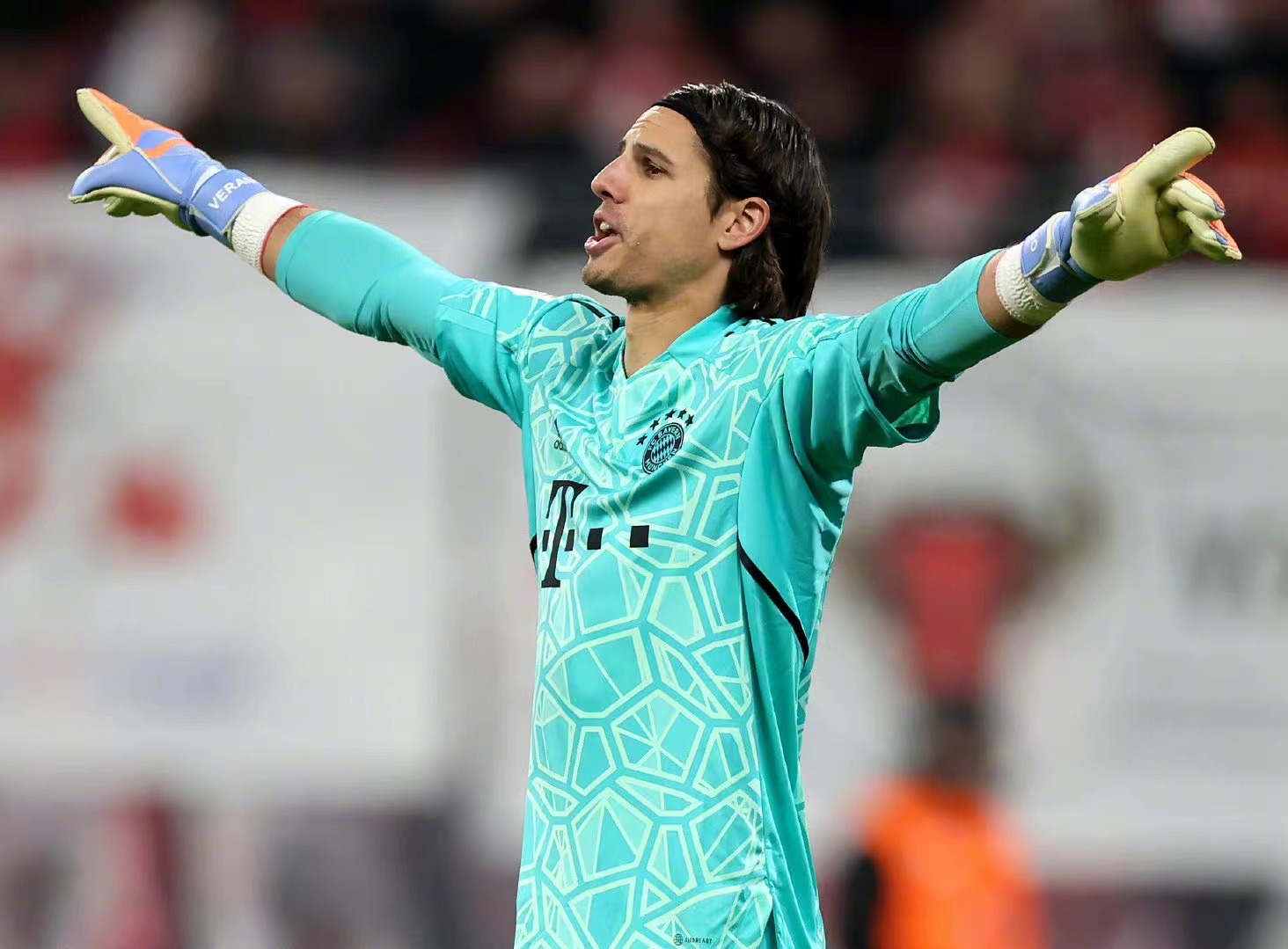  p data-id="gnbj4jcn8v">扬·索默(yann sommer),1988年12月17日出生