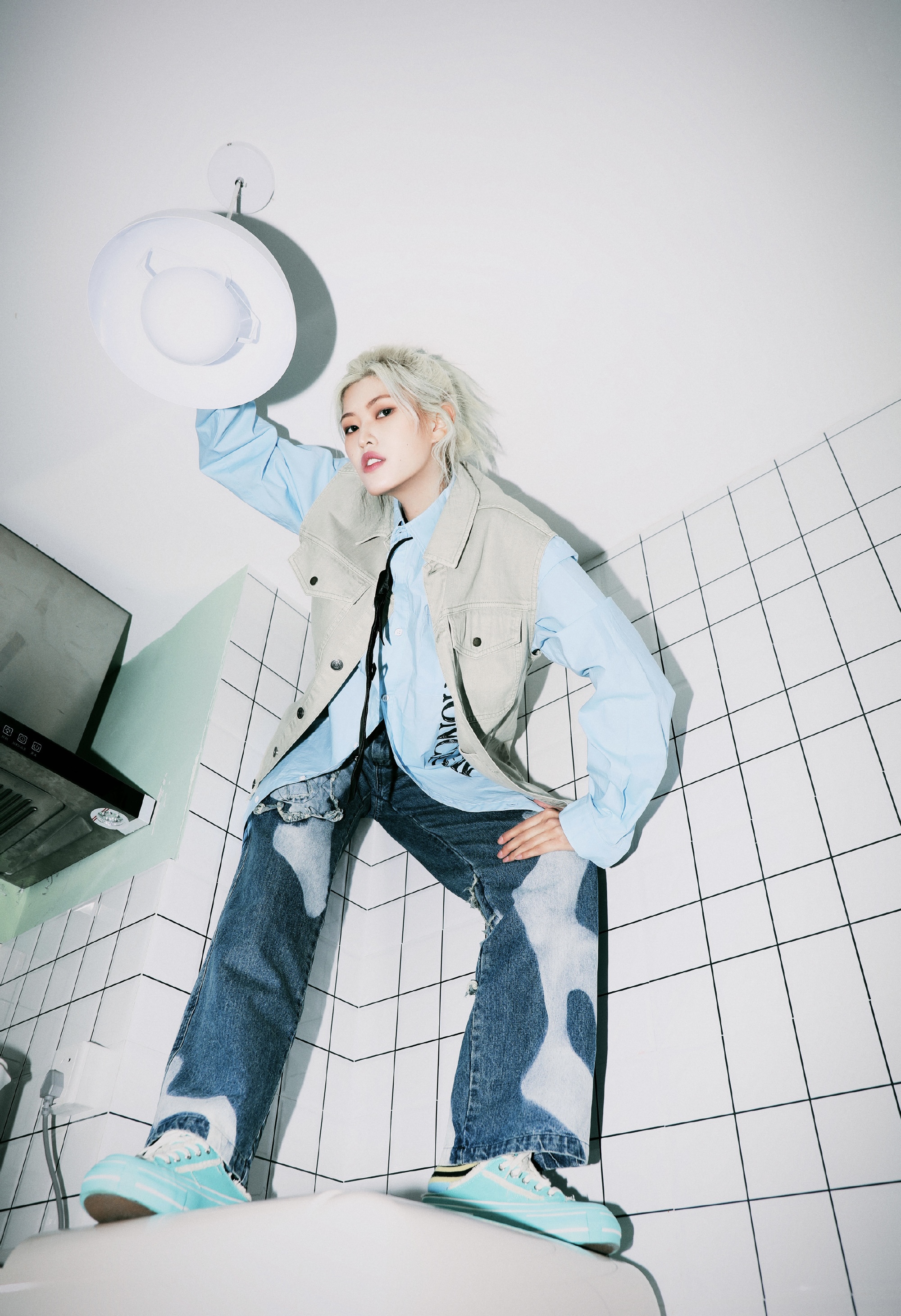 a咔咔,本名李依婕,出生于河北,中国内地说唱女歌手,北极星厂牌成员,咔