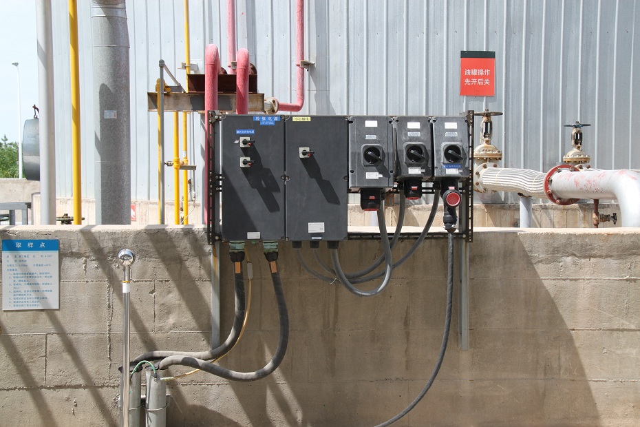  p>防爆检修电源插座箱是一款插座箱. /p>