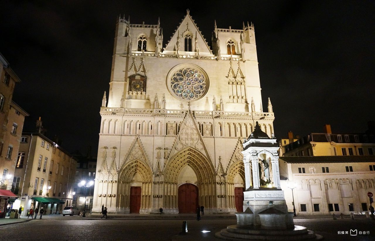  p>里昂圣让首席大教堂始建于1170年,是中世纪和 a href="#" data
