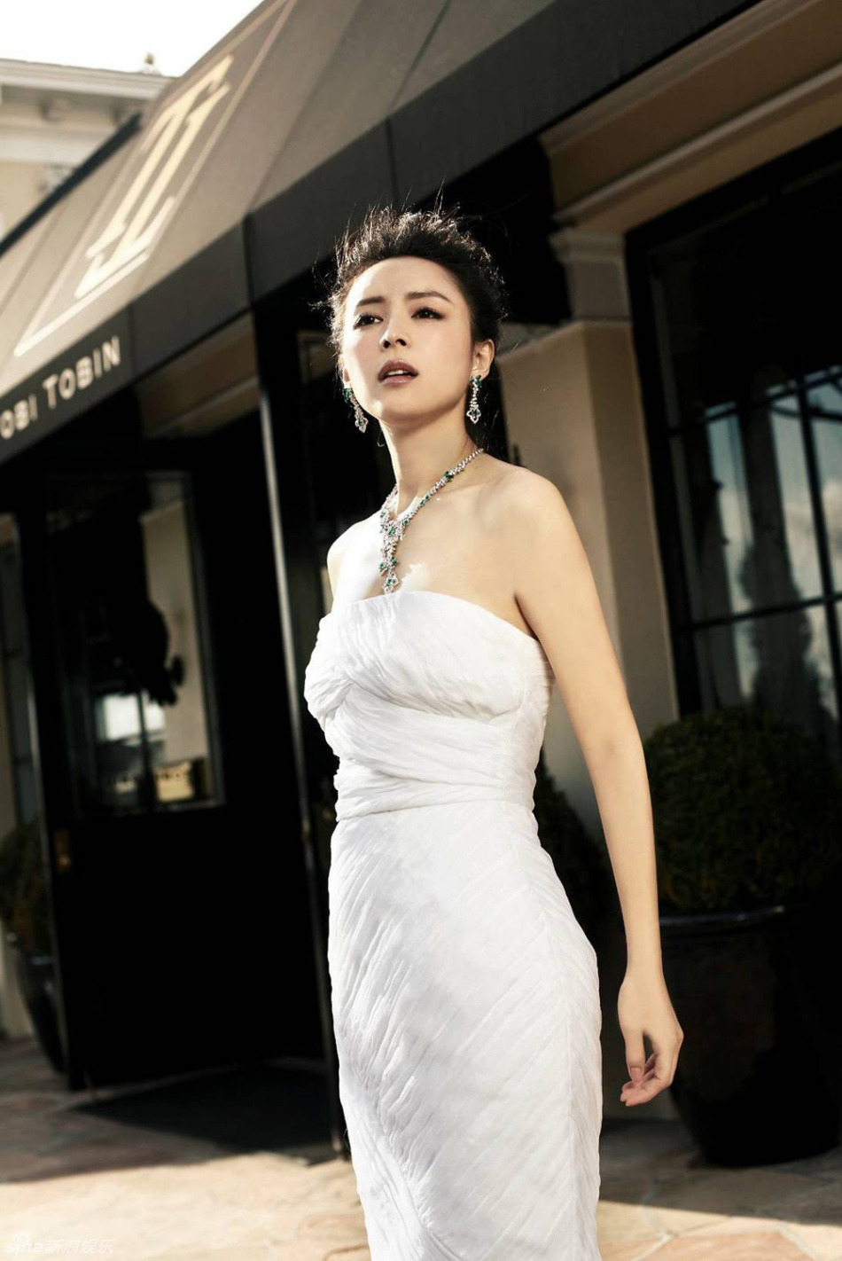  p>张静初,原名张静,1980年2月2日出生于福建省三明市永安市,中国内地