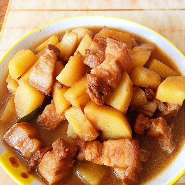 土豆炖五花肉
