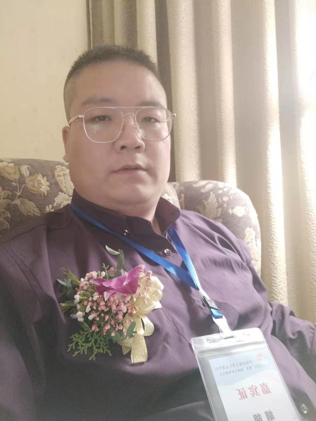  p data-id="gn8obl0kd5">胡胡,原名胡星星,曾用名胡星,胡湖,甘肃陇南