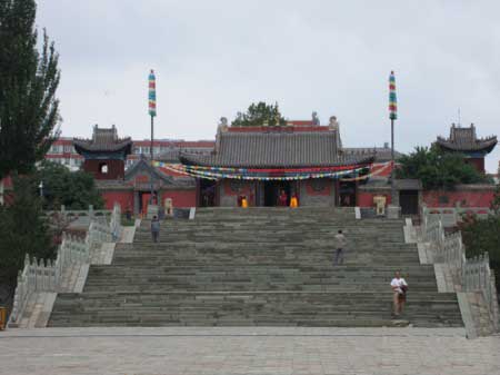  p>福缘寺位于内蒙古通辽市库伦旗库伦镇.