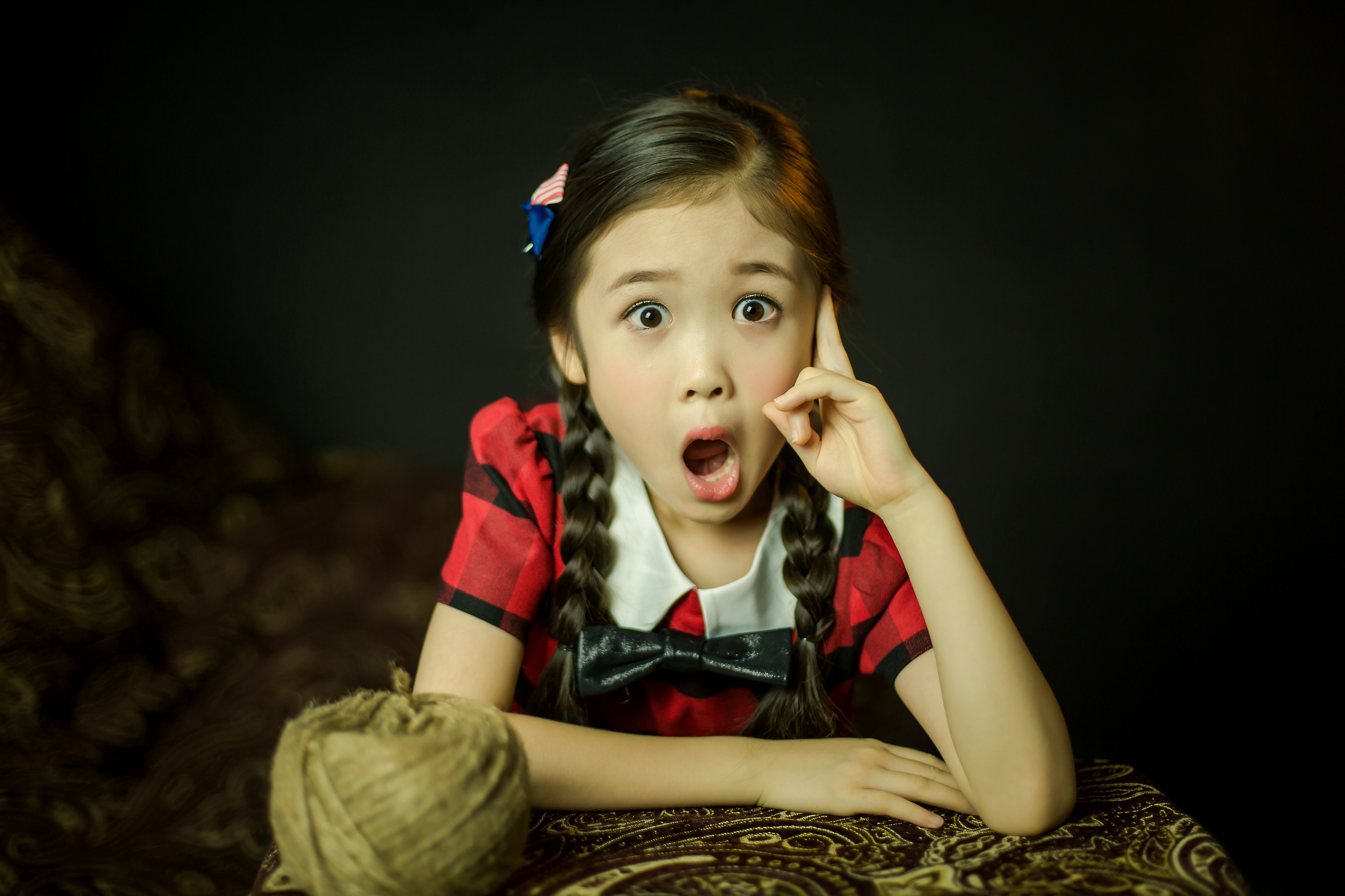  p>邓文怡,2009年11月14日出生于香港,童星,中国香港女歌手.