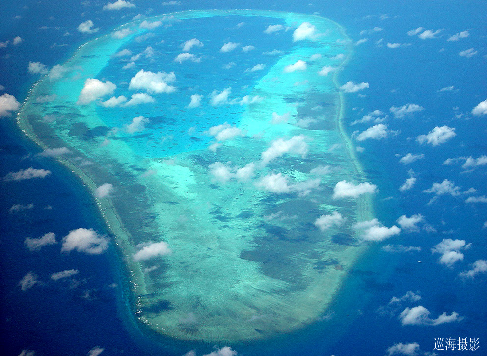 ">浪花礁,位于中国 a target="_blank" href="/item/西沙群岛/196197"