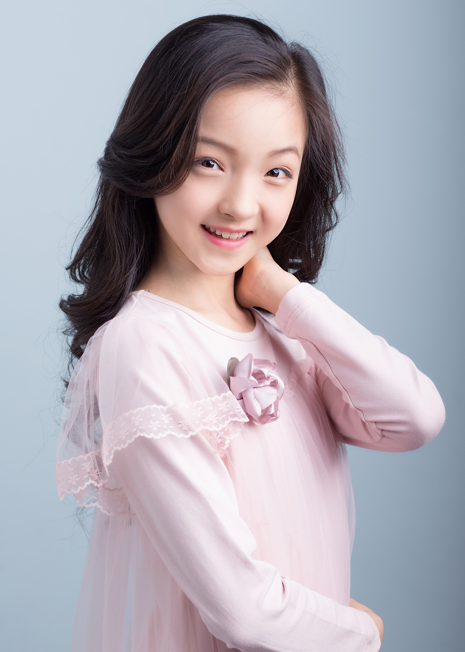  p>苏魏舞,2005年2月13日出生于中国福建省,中国内地女演员.