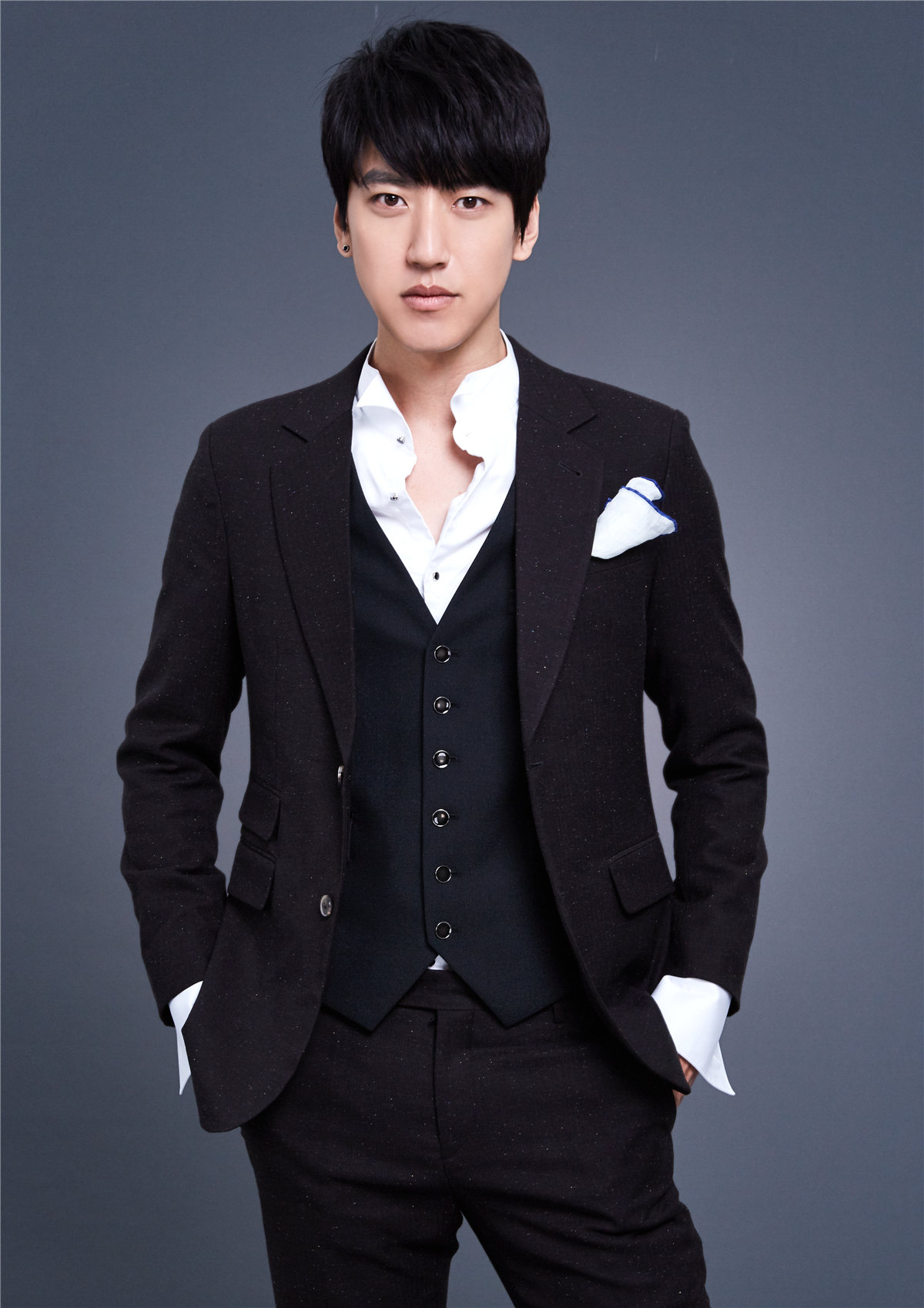  p data-id="gnaxx552uf">王德枫,内地新晋男演员,2005上海国际模特