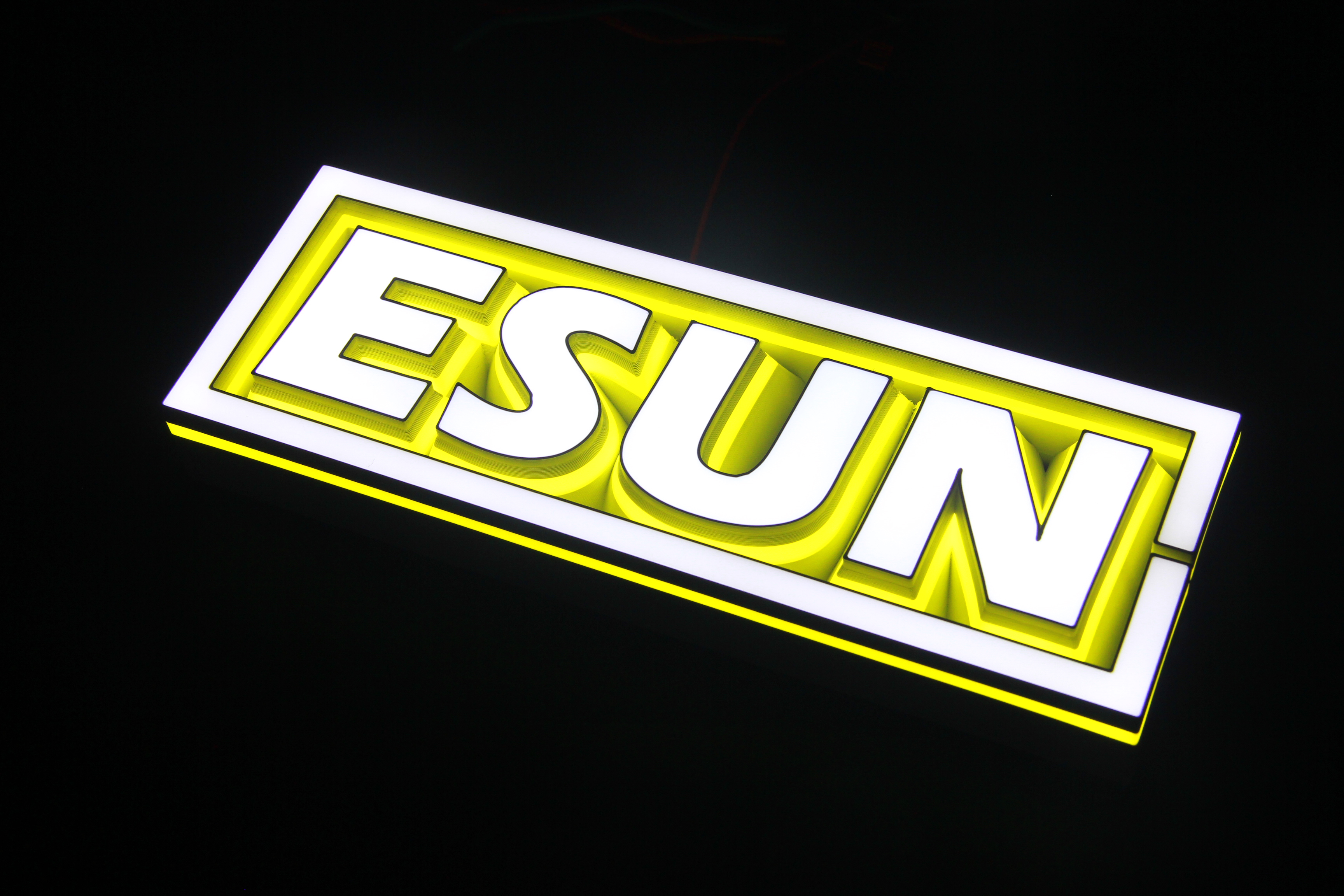 data-lemmaid="4621578">发光二级管 /a>(led)作为光源,由字壳,面板