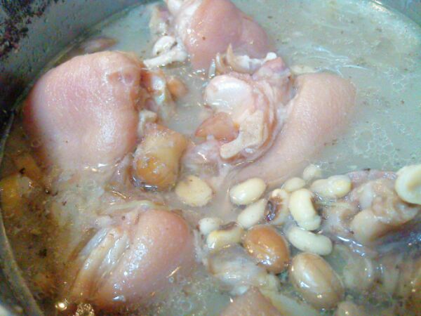 眉豆煲猪手汤