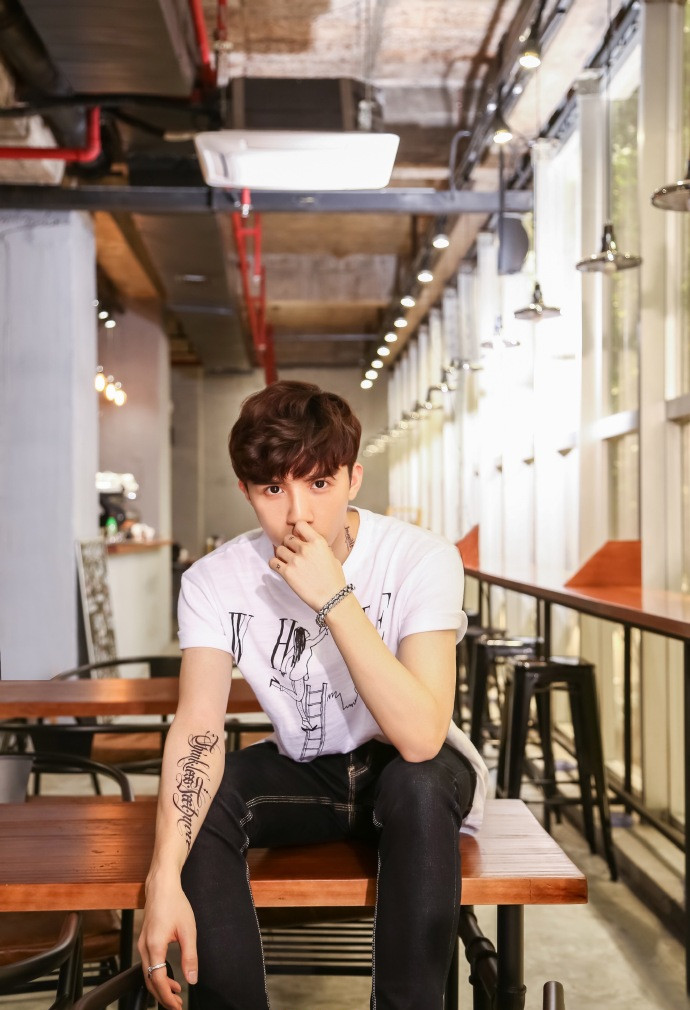  p data-id="go1jfadrx2">吴大伟,1992年出生于广东省 a target="