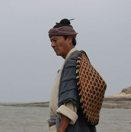 又名泗水渔隐,是《射雕英雄传》的人物,他是大理"渔樵耕读"里的渔夫