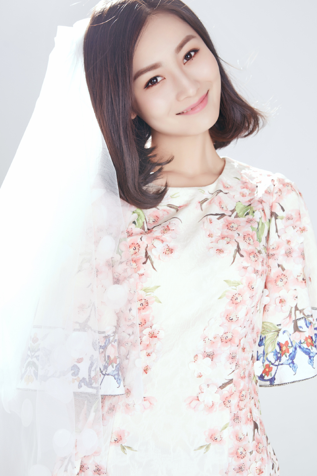  p>张维娜,原名张娜,1990年6月22日出生于湖北省武汉市,中国内地女