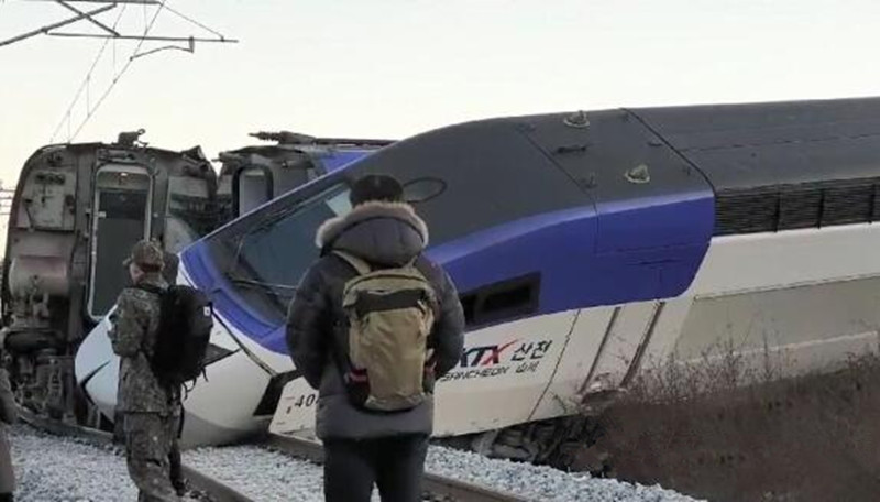 12·8韩国高铁脱轨事故