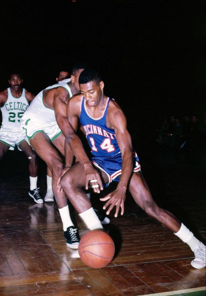  p>奥斯卡·罗伯特森(oscar robertson),1938年11月24日出生于美国 a