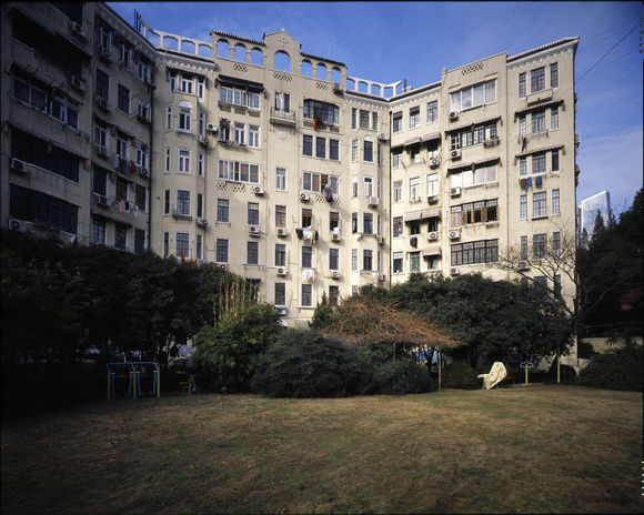 apartment)是位于上海市静安区华山路699号—731号的一幢西班牙式公寓