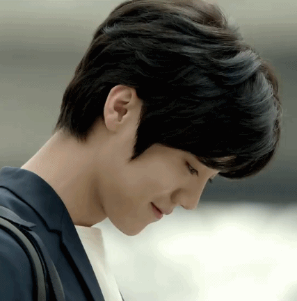 p></p></a>鹿晗(lu han),1990年4月20日出生于北京市海淀区,中国内地流行乐男