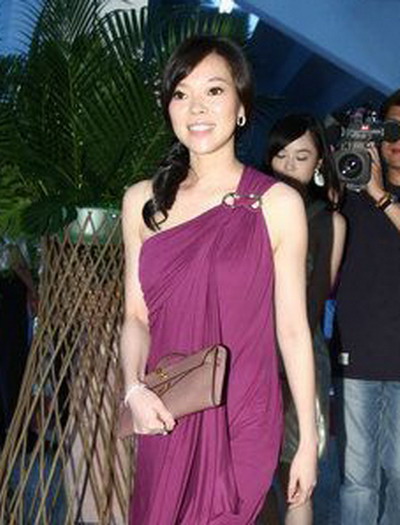  p>曾馨莹(delia),女,汉族,1974年11月11日出生于台湾省南投县,毕业于