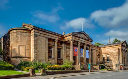  p>西苏格兰大学(uws)是英国苏格兰地区著名的公立综合性大学,成立于