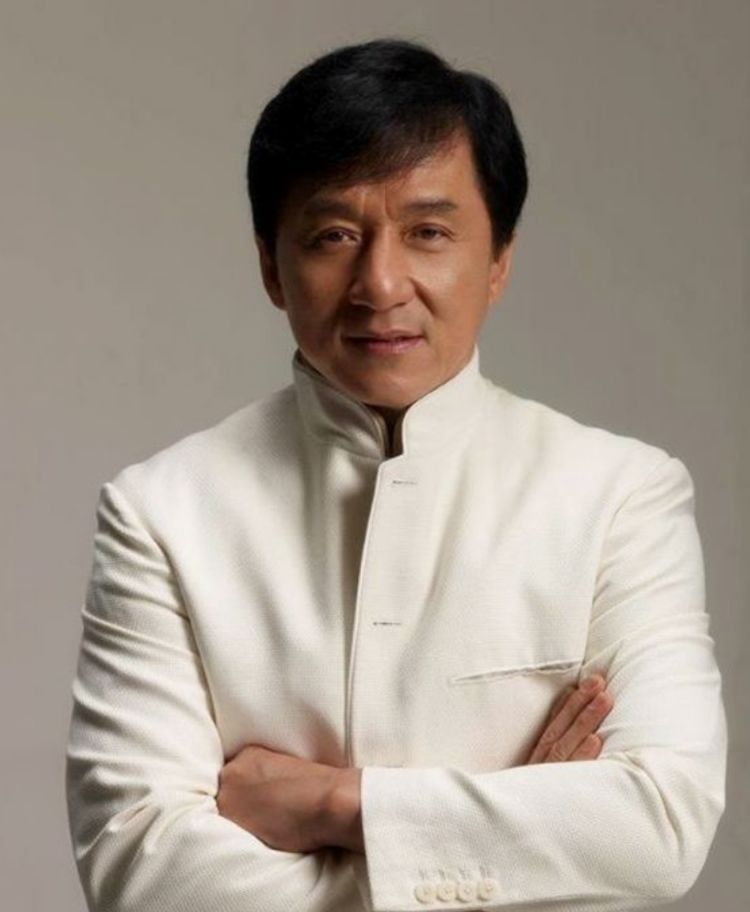  p>成龙(英文名:jackie chan),1954年4月7日出生于香港,中国影视男