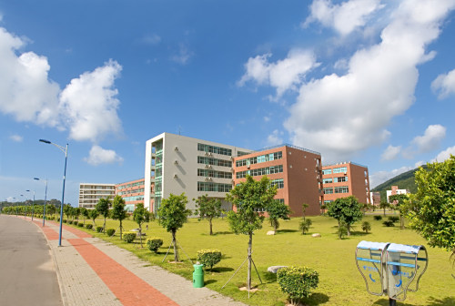 <p>吉林大学