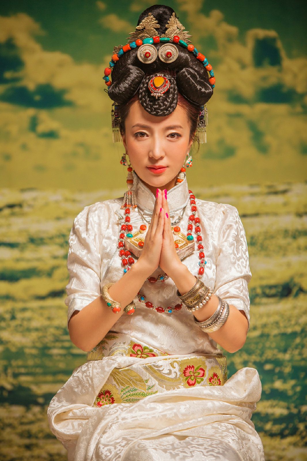 p data-id="gnwkp1j659">阿斯根,女,中国藏族,歌手,2014年受邀担任 a