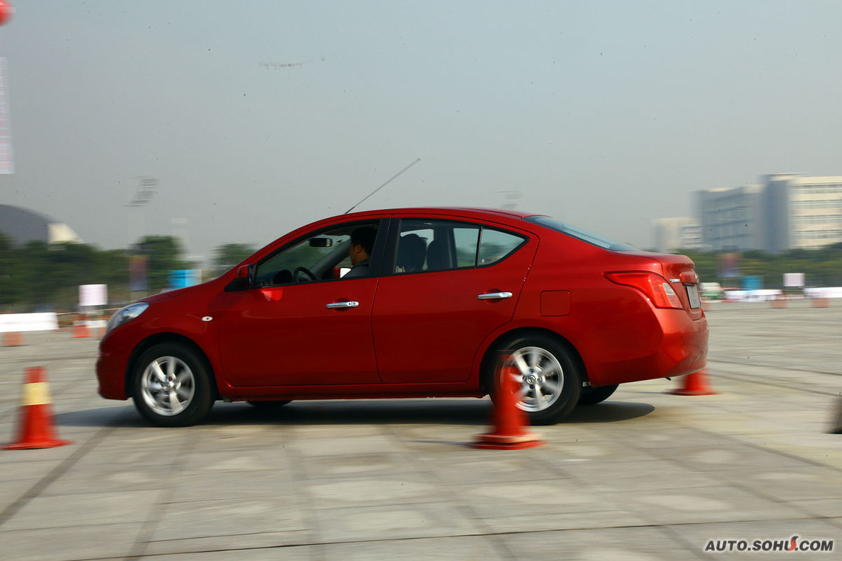 日产阳光是日产公司的阳光系列轿车,历史悠久